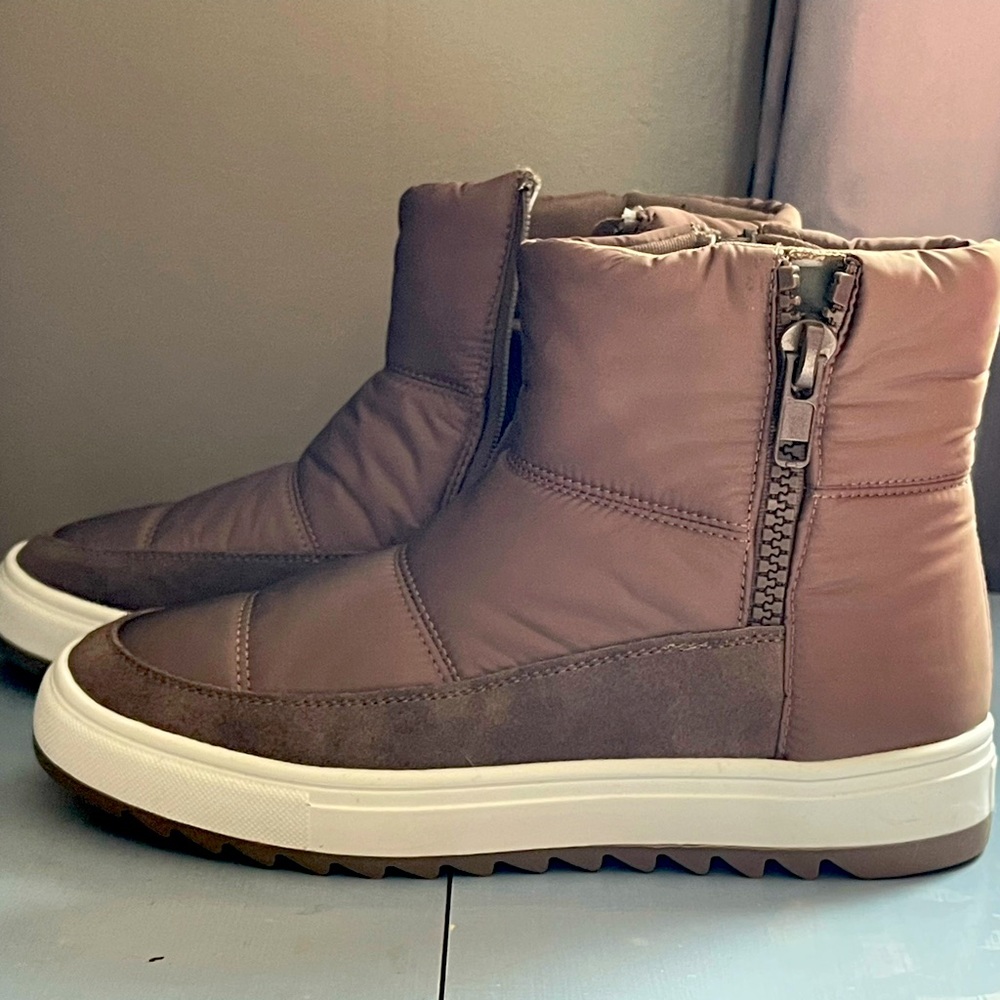 Blondo Size 7 Waterproof Boots